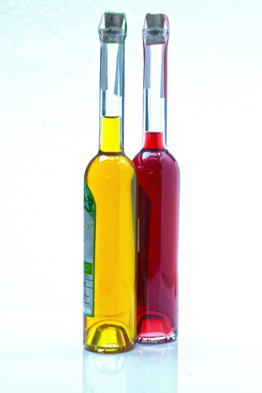 découvrez les multiples utilisations du bicarbonate de soude et du vinaigre blanc pour le nettoyage, la désinfection, la cuisine et bien plus encore.