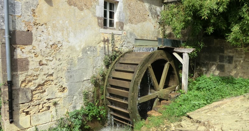 Avantages énergie hydraulique maison individuelle : le guide pour passer à l'action