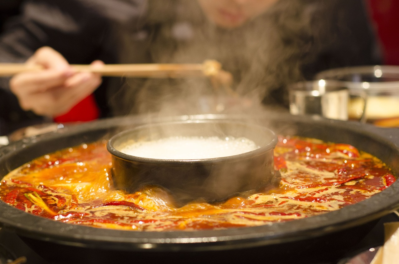 découvrez les plaisirs de la gastronomie locale avec notre guide sur la cuisine régionale. explorez des recettes authentiques, des produits frais et des spécialités préparées avec passion dans votre région. savourez chaque bouchée et soutenez les producteurs locaux.