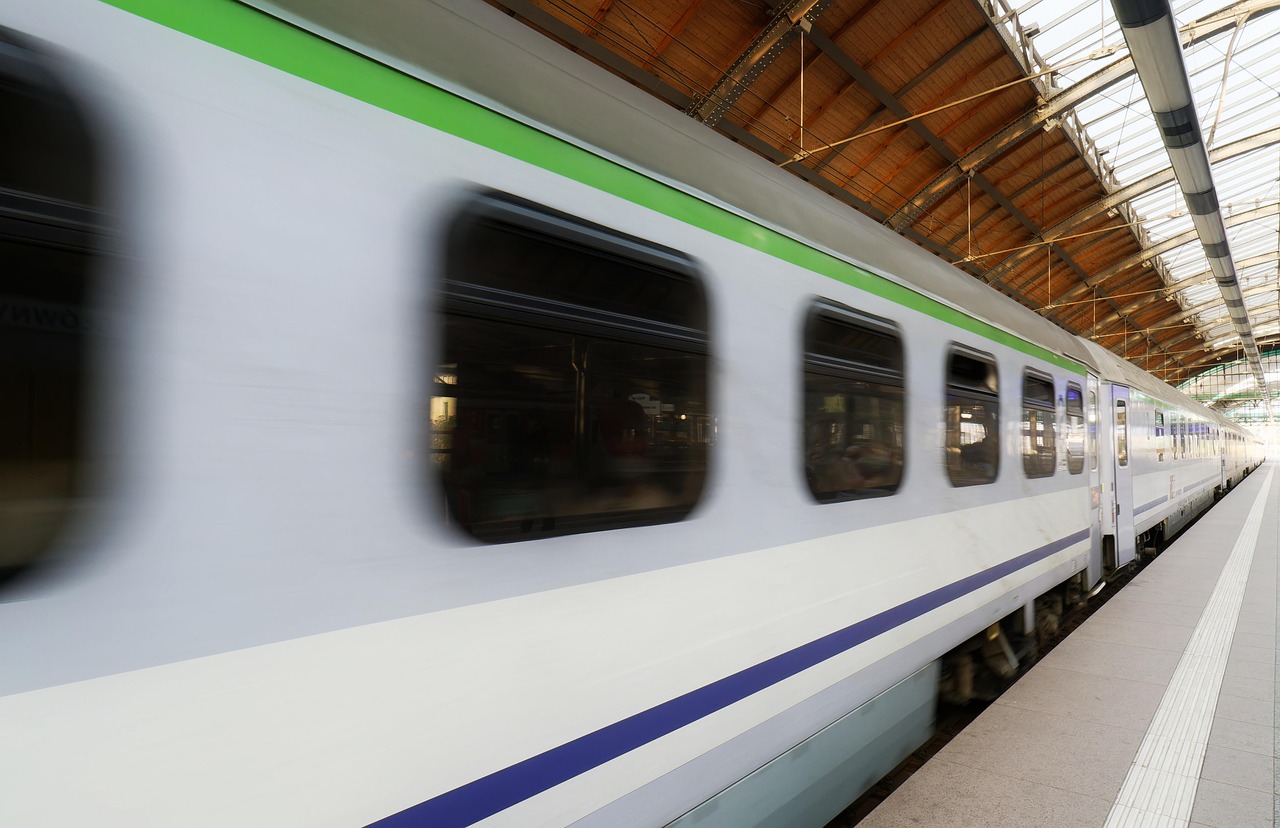 découvrez les nombreux avantages des transports en commun : réduisez votre empreinte carbone, économisez de l'argent, évitez le stress de la conduite et profitez d'un gain de temps. adoptez une mobilité durable et connectez-vous facilement à votre ville.