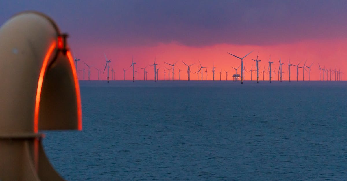 découvrez l'énergie éolienne offshore, une source d'énergie renouvelable prometteuse qui exploite la puissance du vent en mer pour produire de l'électricité durable. informez-vous sur ses avantages, ses technologies innovantes et son potentiel pour un avenir énergétique plus vert.