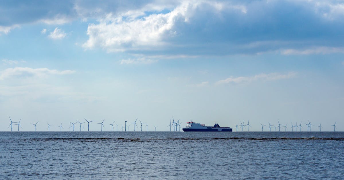 découvrez l'énergie éolienne offshore, une solution durable et innovante pour la production d'électricité. explorez les avantages environnementaux, les technologies de pointe et l'impact économique de cette source d'énergie renouvelable qui transforme notre paysage énergétique.