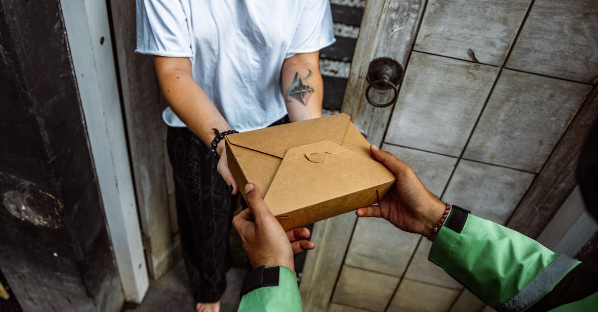découvrez des solutions de livraison durables qui allient efficacité et respect de l'environnement. optez pour des options éco-responsables pour réduire votre empreinte carbone tout en assurant un service de qualité. rejoignez le mouvement vers une logistique verte dès aujourd'hui !